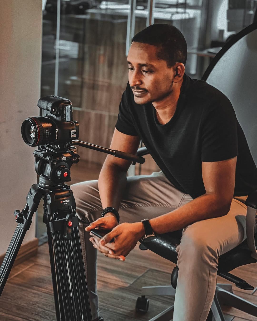 Official portrait of مختار عاصم, Director Editor & Motion Graphic Designer on Men Only Show